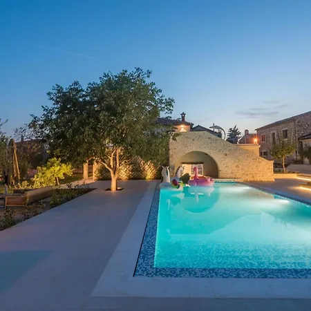 Lv Villa