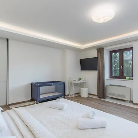 Villa Lv
