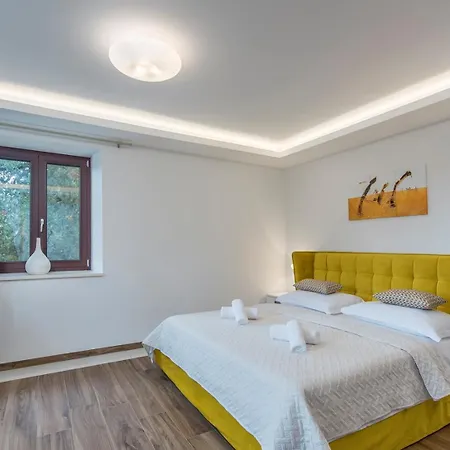Villa Lv