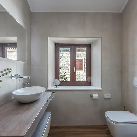 Villa Lv